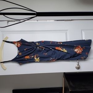 Nine Britton size Large, navy floral dress with knot detail. EUC.
